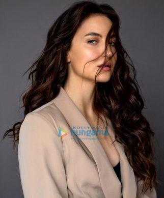 Celeb Photos Of Elli AvrRam