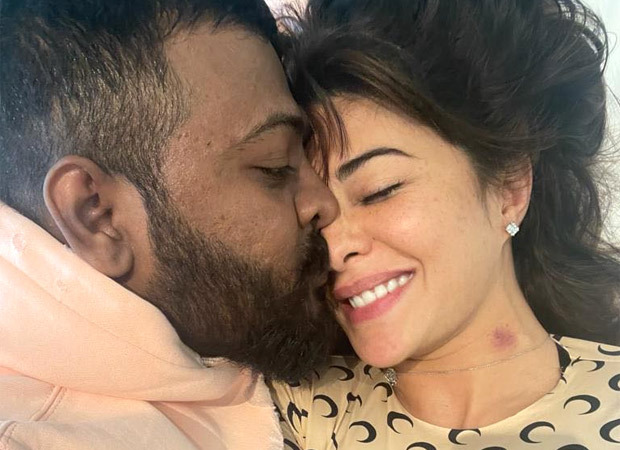 Jacqueline Sex Jacqueline Sex - New Photo: Jacqueline Fernandez getting a kiss from conman Sukesh  Chadrasekhar goes viral; people point out hickey in the picture : Bollywood  News - Bollywood Hungama