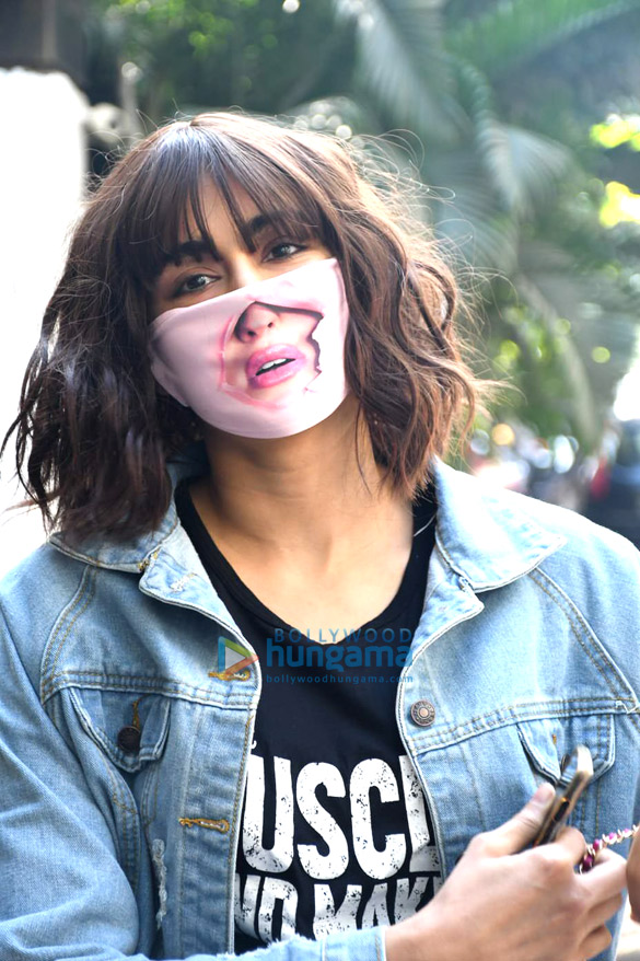 photos adah sharma spotted in bandra 4 5