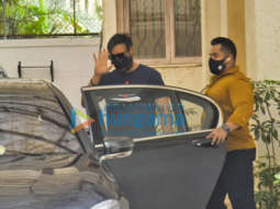 Photos: Ajay Devgn spotted outside a dubbing studio in Juhu