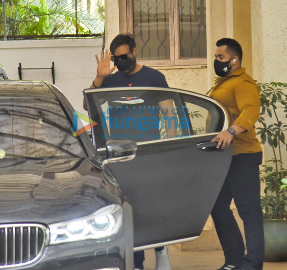 Photos: Ajay Devgn spotted outside a dubbing studio in Juhu Photos: Ajay Devgn spotted outside a dubbing studio in Juhu