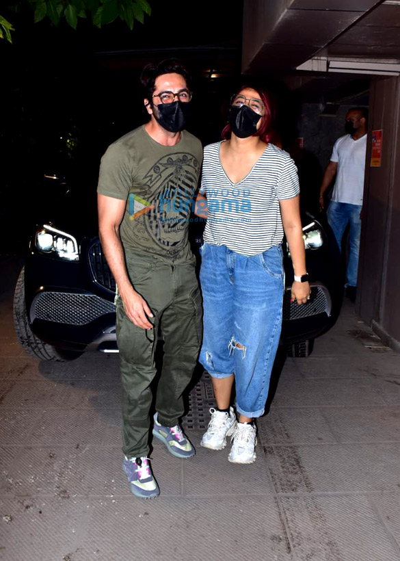 photos ayushmann khurrana and tahira kashyap khurrana snapped in juhu 3