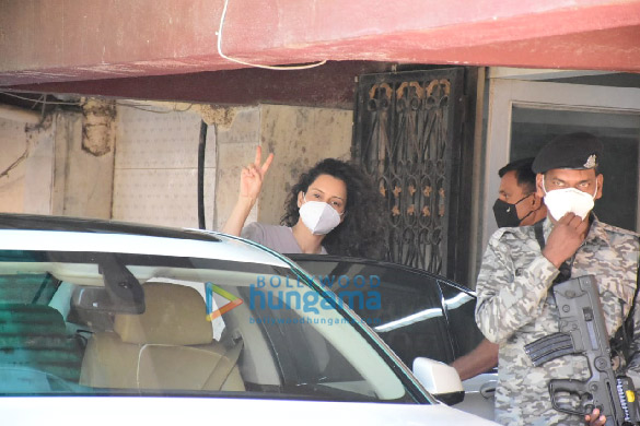 Photos: Kangana Ranaut and Rakul Preet Singh spotted in Bandra