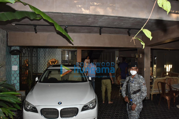 photos kangana ranaut snapped in bandra 5