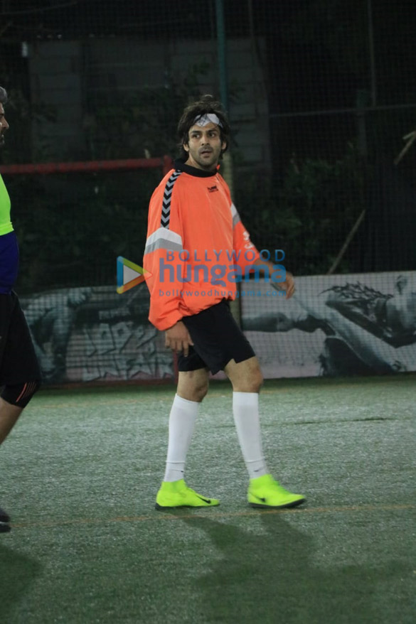 photos kartik aaryan snapped at football ground in juhu 2 2