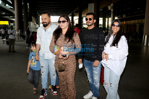 photos mandira bedi arjun bijlani and bunty walia spotted at the airport 2