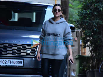 Photos: Parineeti Chopra spotted in Bandra