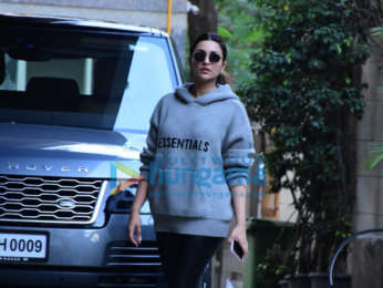 Photos: Parineeti Chopra spotted in Bandra