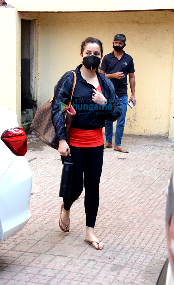 photos pooja hegde and neelam kothari spotted at pilates class 4