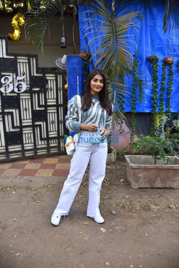 photos pooja hegde snapped at mukesh chhabras office in andheri 3