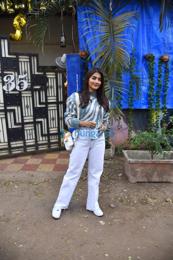photos pooja hegde snapped at mukesh chhabras office in andheri 4