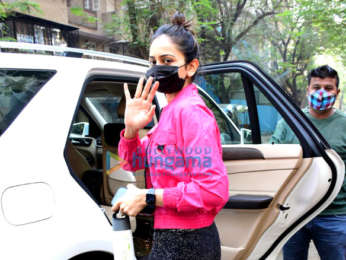 Photos: Rakul Preet Singh and Sophie Choudry spotted in Bandra