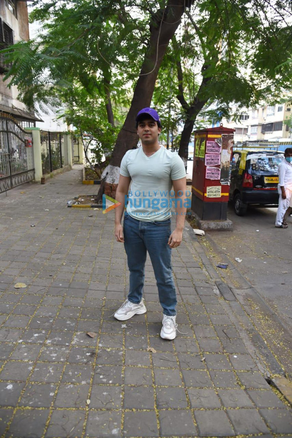 photos saiee manjrekar and subhan nadiadwala snapped in juhu 4
