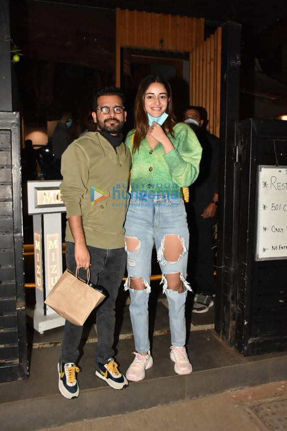 photos shakun batra and ananya panday spotted at mizu in khar 1