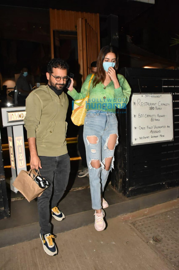 photos shakun batra and ananya panday spotted at mizu in khar 4