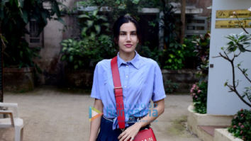 Photos: Sonnalli Seygall snapped in Khar