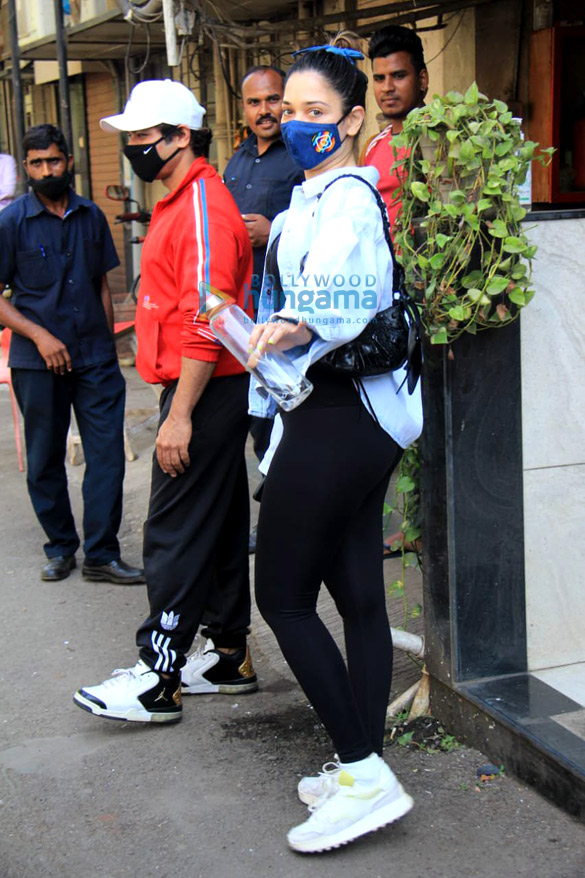 Photos: Tamannaah Bhatia snapped in Andheri Photos: Tamannaah Bhatia snapped in Andheri