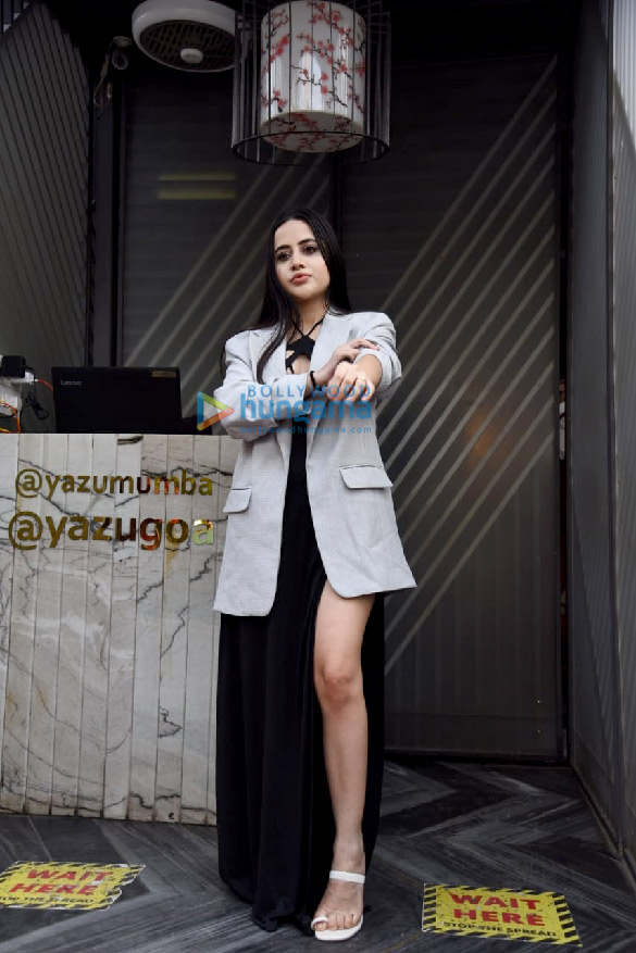 photos urfi javed spotted in andheri 2 2