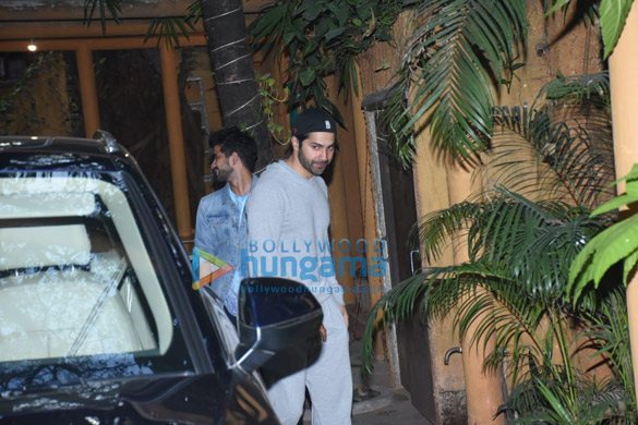 photos varun dhawan snapped at a dance class in juhu 3