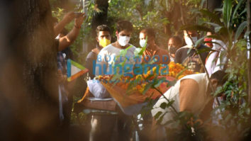 Photos: Varun Dhawan spotted at Shamshan Bhumi