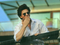 Shah Rukh Khan thanks Egyptian fan for helping Indian professor; sends autographed picture with a handwritten note