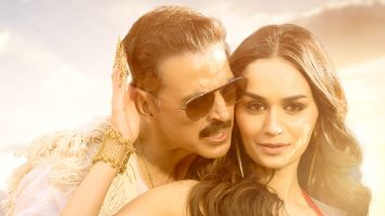 Movie Wallpapers Of Bade Miyan Chote Miyan