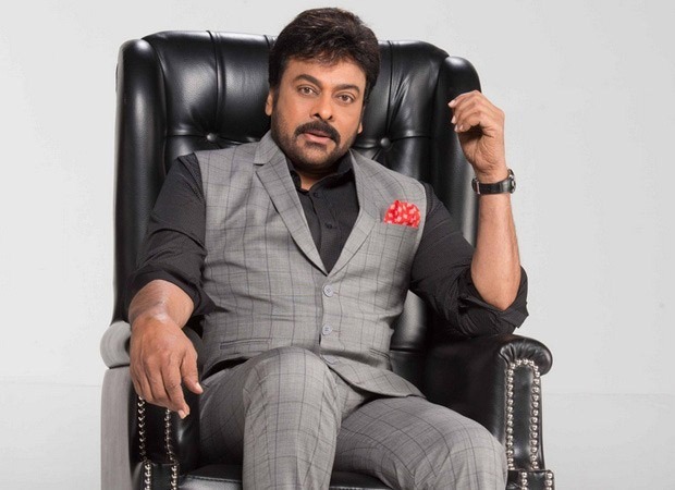 Chiranjeevi donates Rs. 1 lakh to a fan for his daughter's wedding in Srikakula Chiranjeevi donates Rs. 1 lakh to a fan for his daughter's wedding in Srikakula