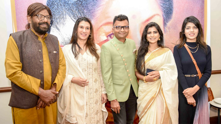 Dr. Aneel Murarka pays a pictorial tribute to the nightingale of India Late Smt. Lata Mangeshkar Dr. Aneel Murarka pays a pictorial tribute to the nightingale of India Late Smt. Lata Mangeshkar