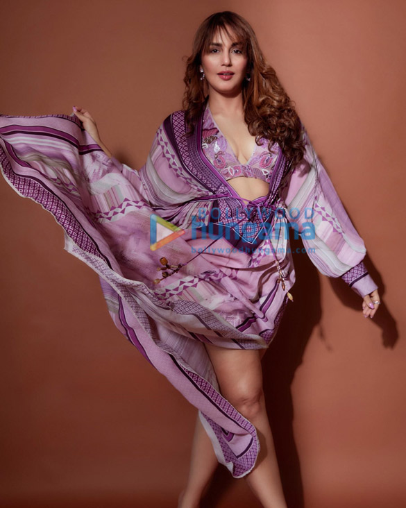 huma qureshi 4 19