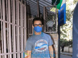 Photos: Aamir Khan snapped at a dubbing studio in Bandra