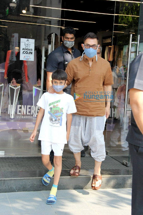 photos aamir khan snapped with his son outside a store in bandra 2