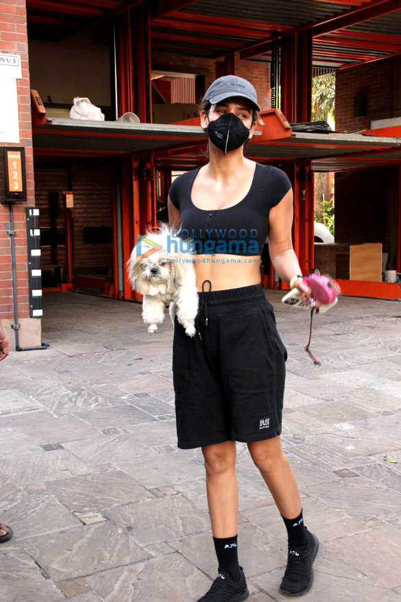 photos aisha sharma spotted in bandra 4 9