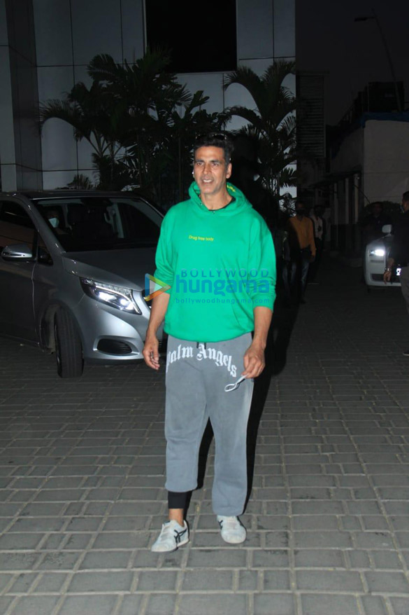 photos akshay kumar and rakul preet singh arrive in mumbai after wrapping up the shoot of ratsasan remake in dehradun 3 photos akshay kumar and rakul preet singh arrive in mumbai after wrapping up the shoot of ratsasan remake in dehradun 3