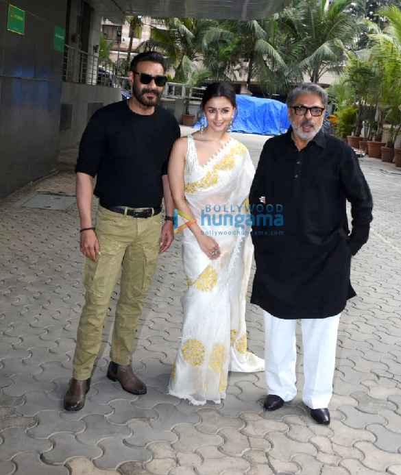 Photos: Alia Bhatt, Ajay Devgn and Sanjay Leela Bhansali attend the trailer launch of Gangubai Kathiawadi