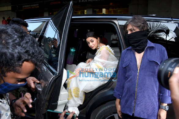 photos alia bhatt ajay devgn and sanjay leela bhansali attend the trailer launch of gangubai kathiawadi 8