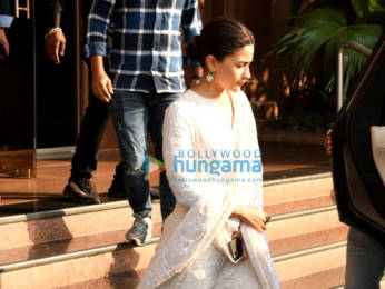 Photos: Alia Bhatt spotted in Bandra for Gangubai Kathiawadi promotions