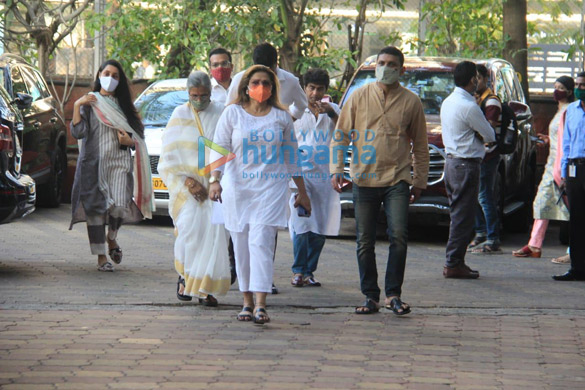 photos bappi lahiris family organises a prayer meet in the memory of the late music composer 00 8
