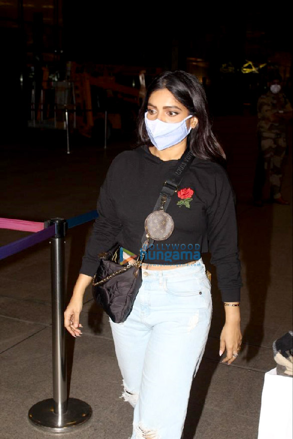 Photos: Bhumi Pednekar and Farhan Akhtar snapped at the airport Photos: Bhumi Pednekar and Farhan Akhtar snapped at the airport