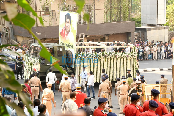 photos celebs attend lata mangeshkars state funeral 2