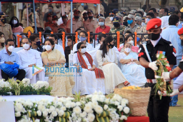 photos celebs attend lata mangeshkars state funeral 8
