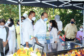 Photos: Celebs attend Ramesh Deo’s funeral