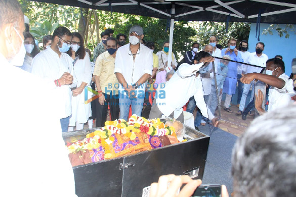 photos celebs attend ramesh deos funeral 2