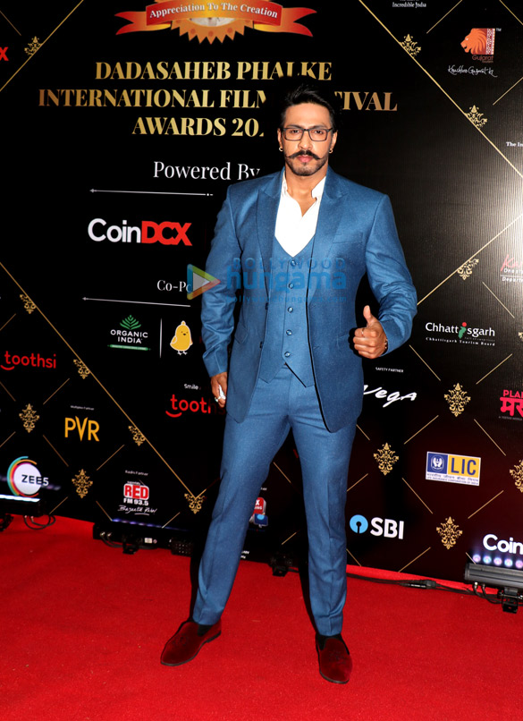 photos celebs grace the dadasaheb phalke international film festival awards 20228 7