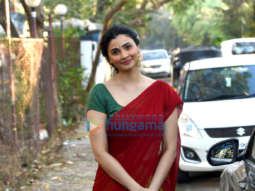 Photos: Daisy Shah snapped in Juhu