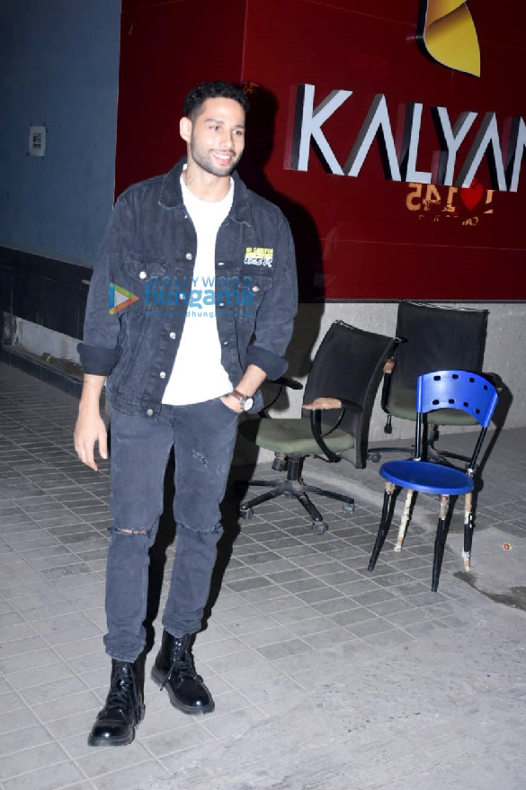 photos deepika padukone ananya panday and siddhant chaturvedi snapped at the screening of the film gehraiyaan 3