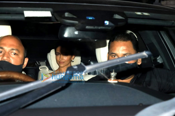 photos deepika padukone snapped arriving to watch the alia bhatt starrer gangubai kathiawadi 1