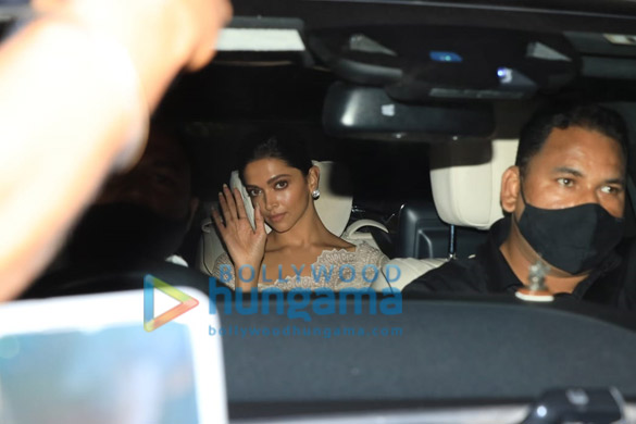 Photos: Deepika Padukone snapped arriving to watch the Alia Bhatt starrer Gangubai Kathiawadi Photos: Deepika Padukone snapped arriving to watch the Alia Bhatt starrer Gangubai Kathiawadi