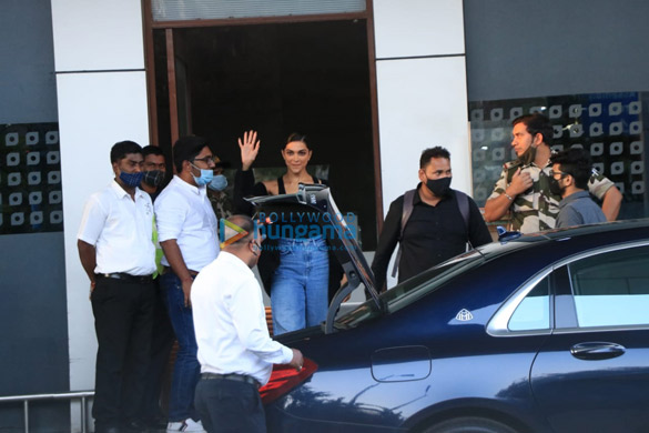 photos deepika padukone snapped at kalina airport 3 3