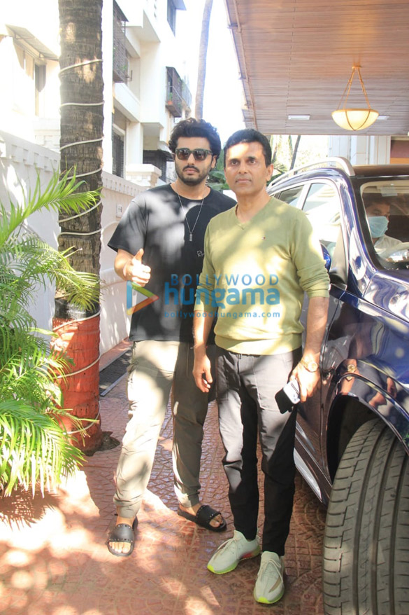 photos did arjun kapoor was clicked outside filmmaker anand pandits office did the two meet to discuss a film together 2