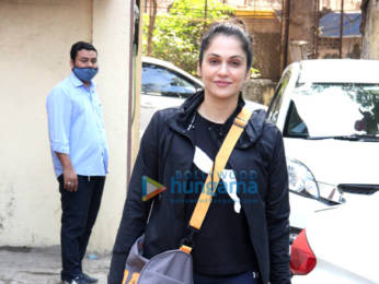 Photos: Isha Koppikar and Pooja Hegde spotted at Pilates class